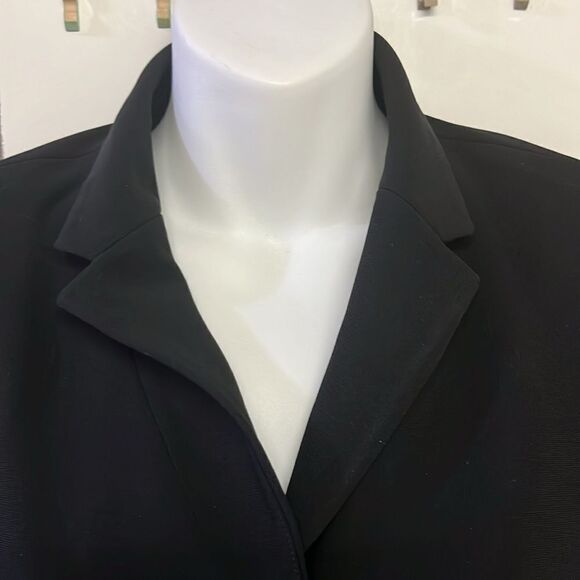 Ann Taylor Petites Black Button Down Lined Blazer with Pockets and Collar- 10P - Picture 5 of 16